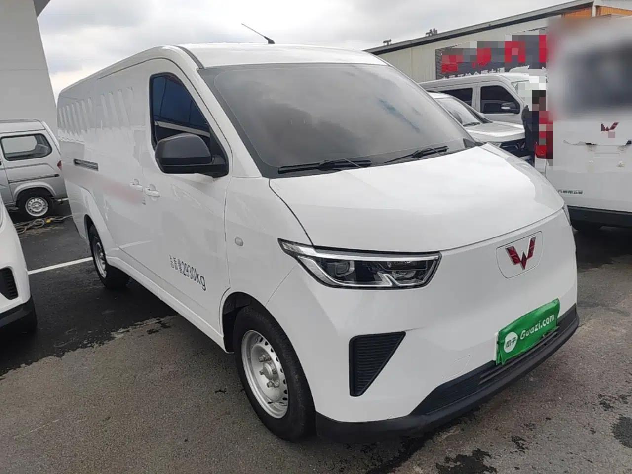 Wuling Yangguang 2024 300km Range Practical Window-Sealed Version 60kW — миниатюра 6