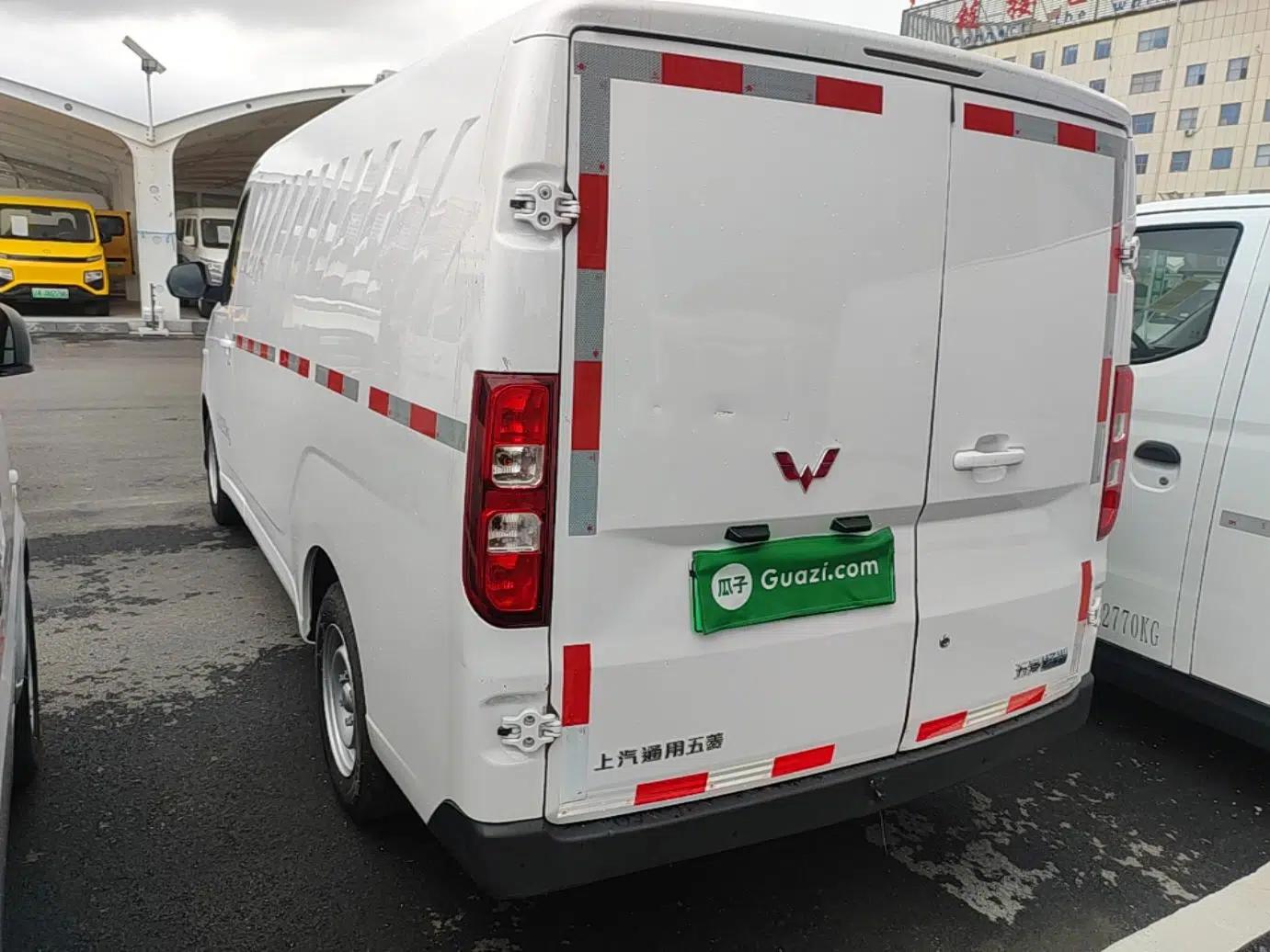 Wuling Yangguang 2024 300km Range Practical Window-Sealed Version 60kW — миниатюра 7