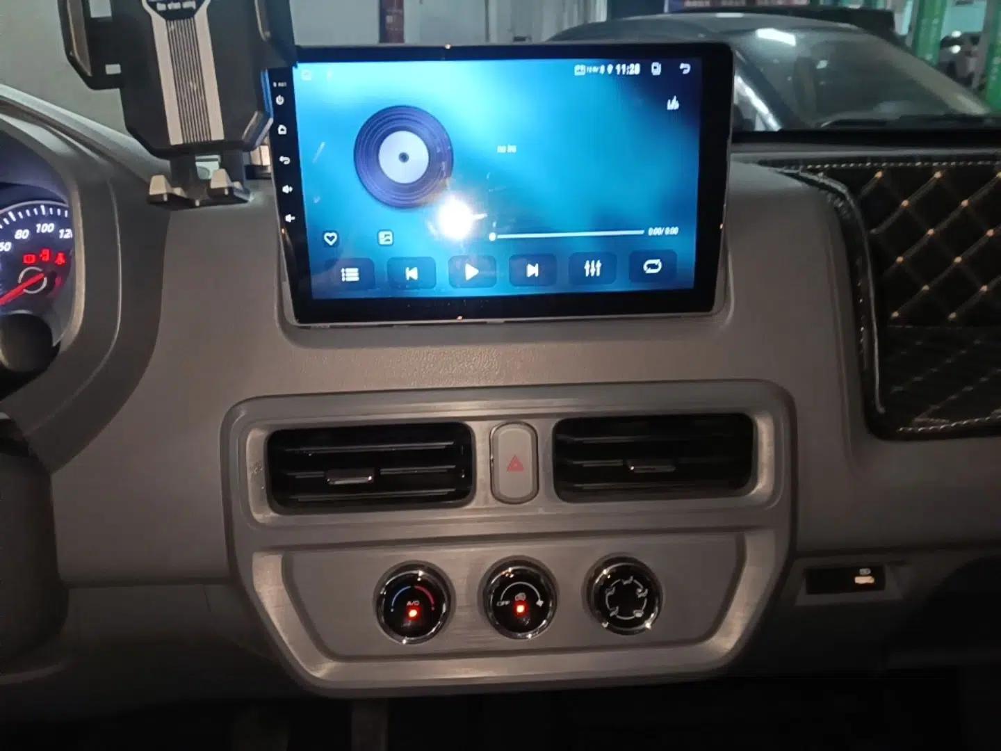 Wuling Yangguang 2024 300km Range Practical Window-Sealed Version 60kW — миниатюра 16