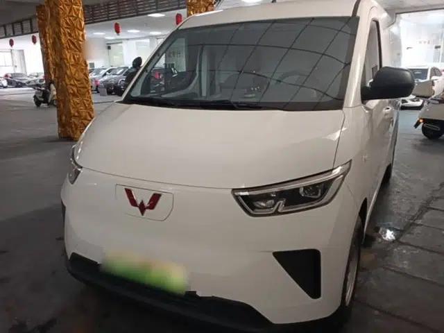 Wuling Yangguang 2024 300km Range Practical Window-Sealed Version 60kW