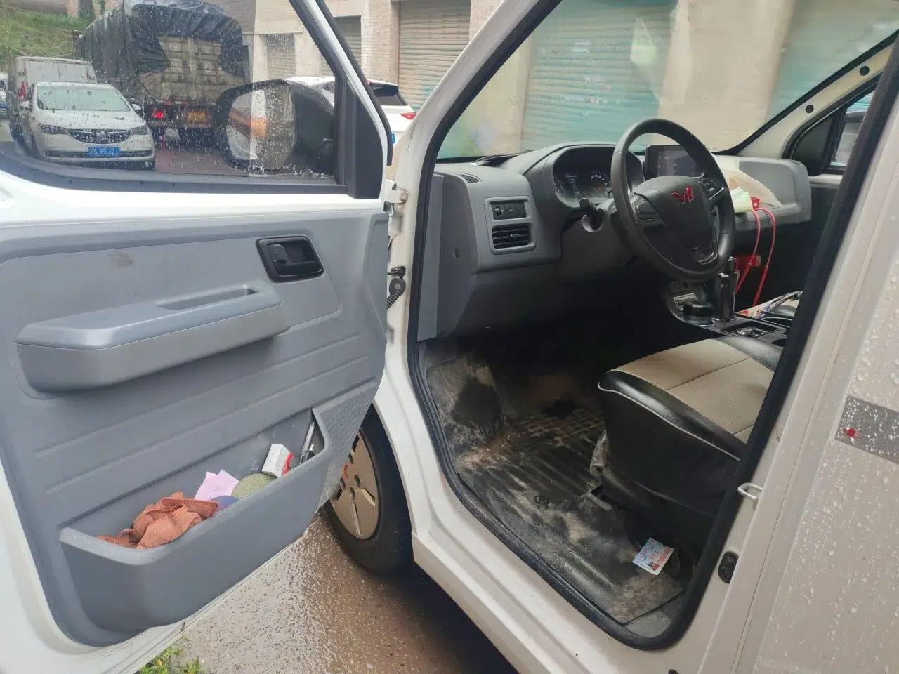 Wuling Yangguang 2024 300km Comfort Version with Sealed Windows 60kW — миниатюра 17