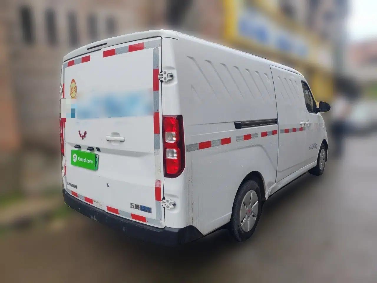Wuling Yangguang 2024 300km Comfort Version with Sealed Windows 60kW — миниатюра 6