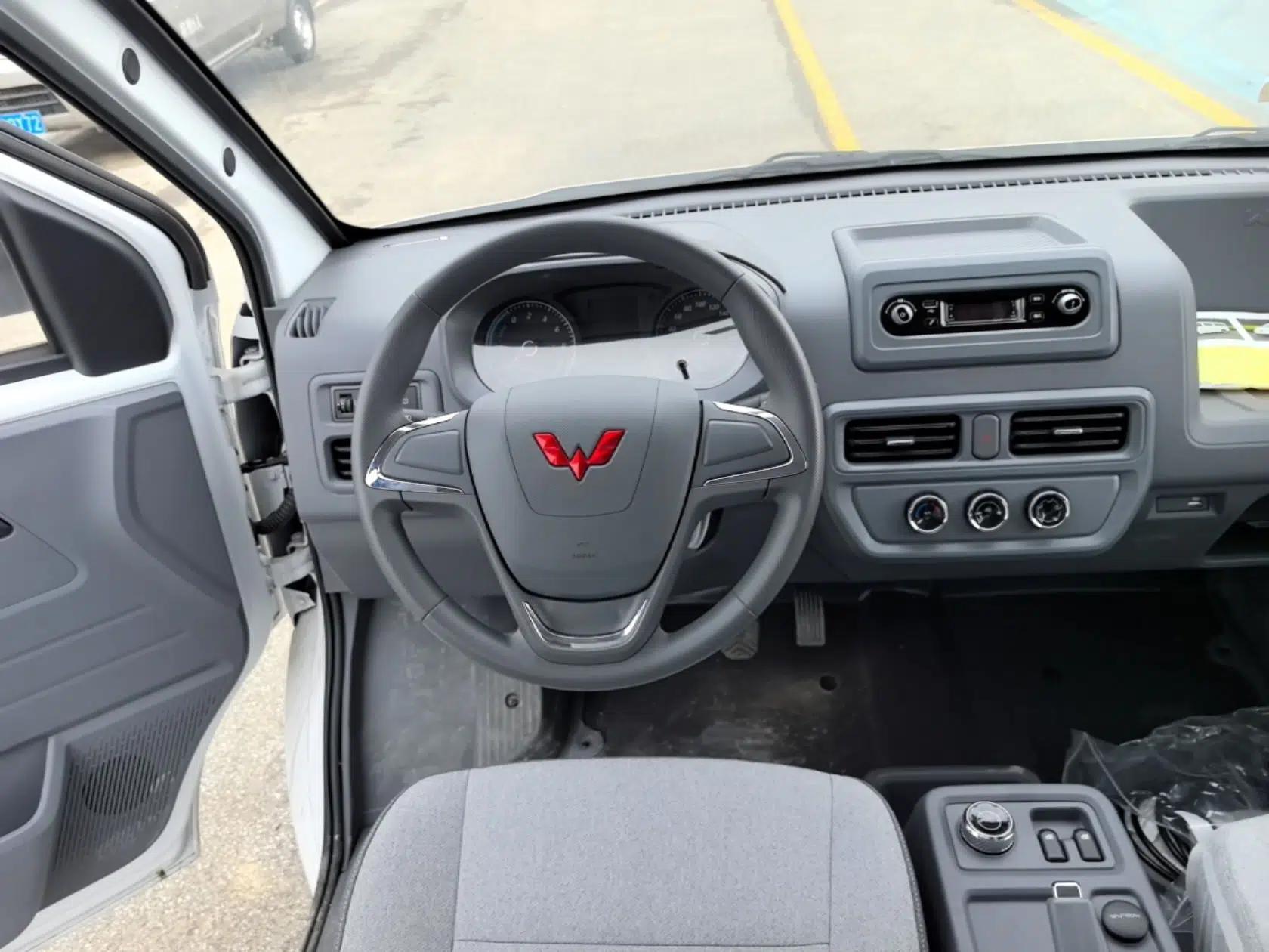 Wuling Yangguang 2024 300KM Comfort Version Passenger Van 75kW — миниатюра 13