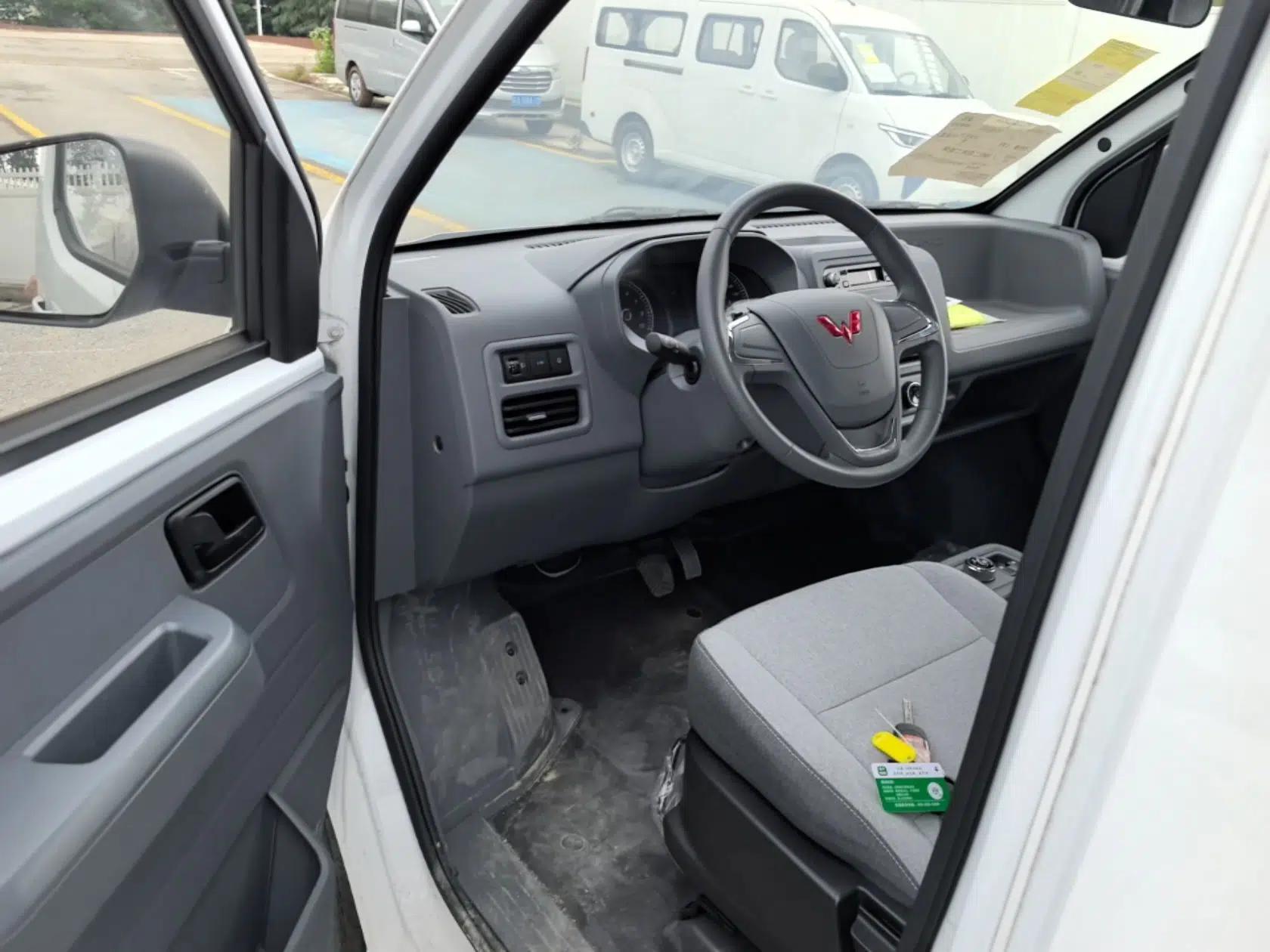 Wuling Yangguang 2024 300KM Comfort Version Passenger Van 75kW — миниатюра 18