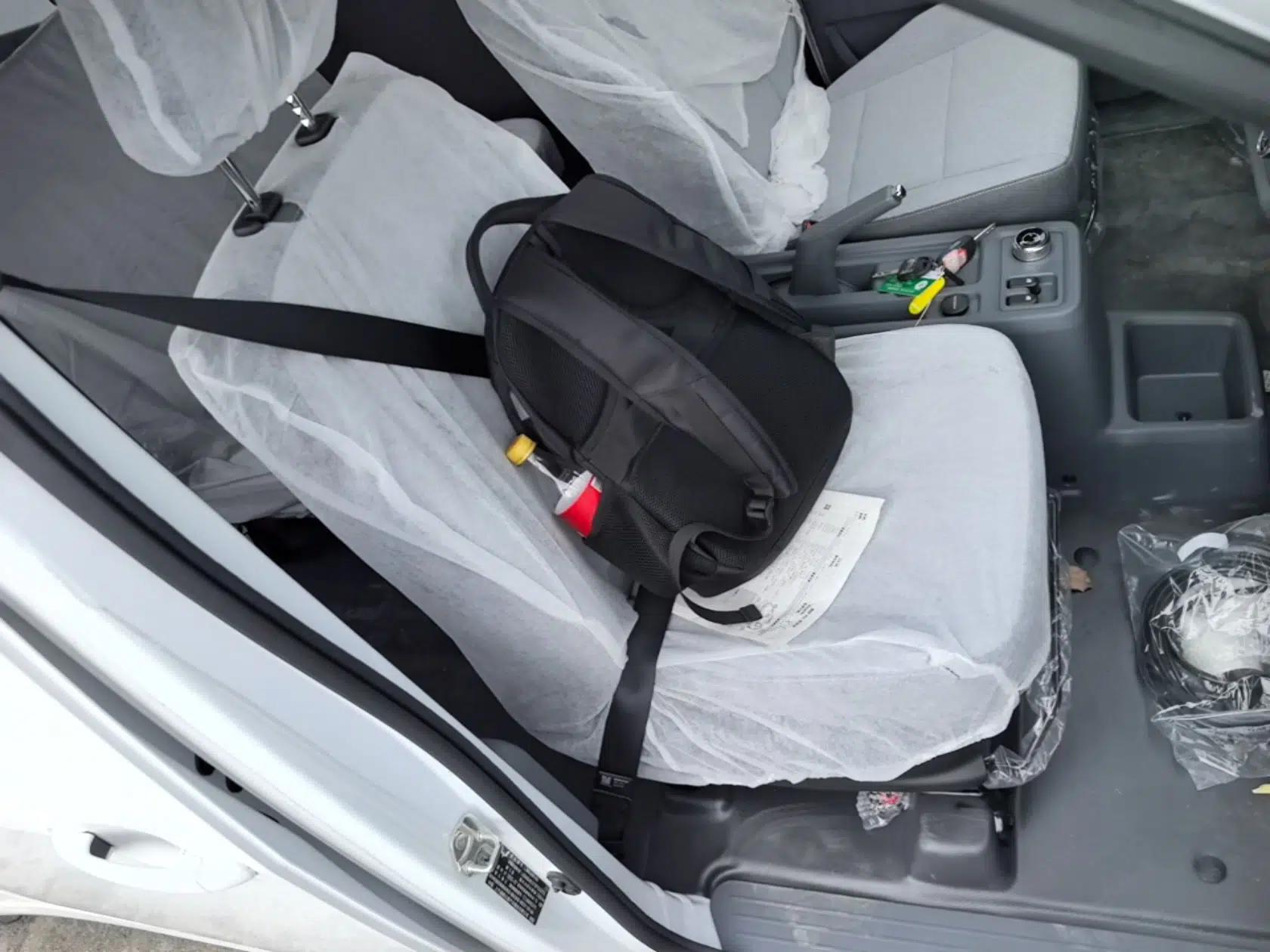 Wuling Yangguang 2024 300KM Comfort Version Passenger Van 75kW — миниатюра 23