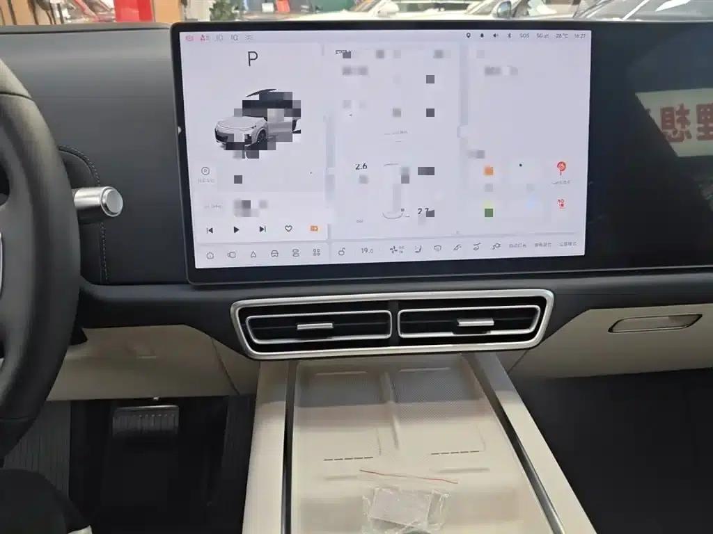 Li Auto L8 2025 Max Smart Renewal Edition — миниатюра 13