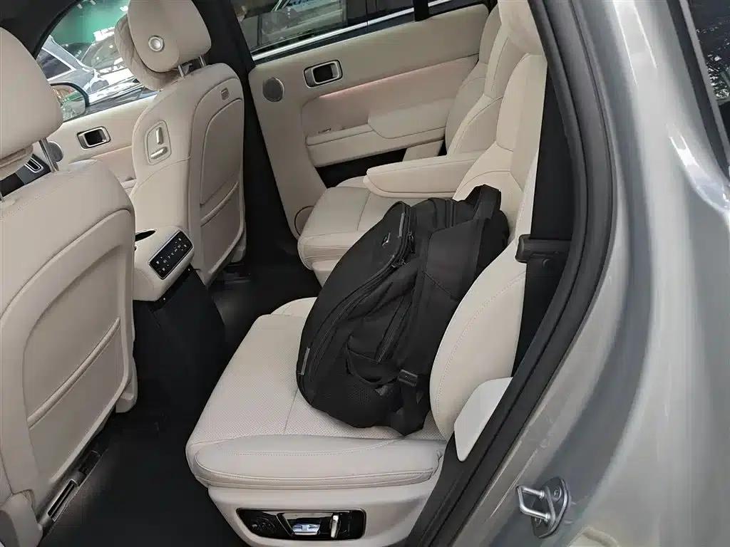Li Auto L8 2025 Max Smart Renewal Edition — миниатюра 17