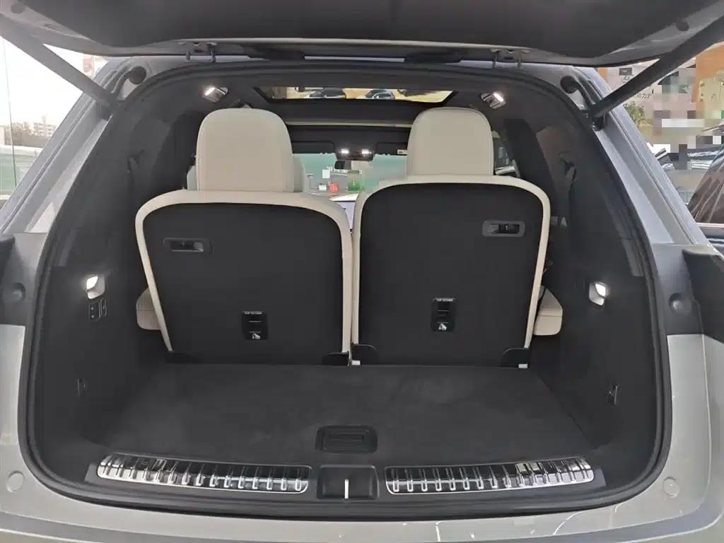 Li Auto L8 2025 Max Smart Renewal Edition — миниатюра 19