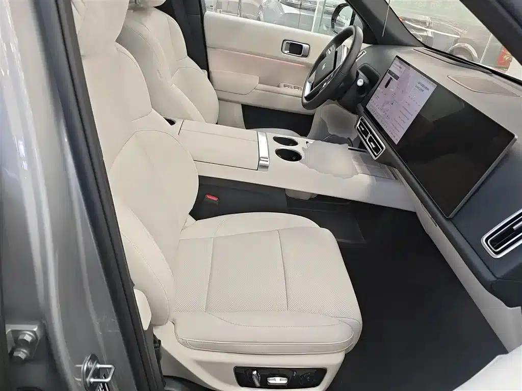 Li Auto L8 2025 Max Smart Renewal Edition — миниатюра 25