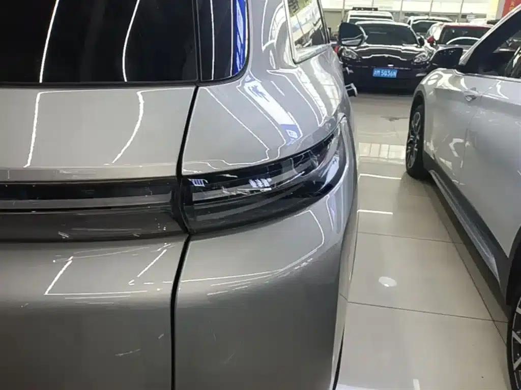 Li Auto L8 2023 Max — миниатюра 8
