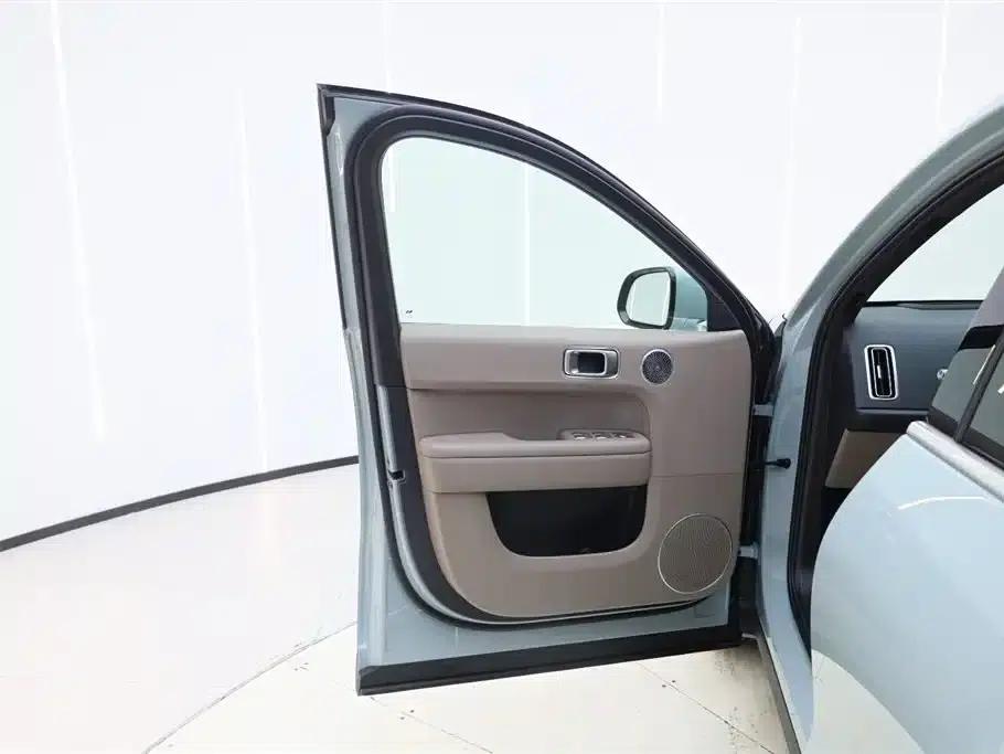 Li Auto L6 2025 Max Intelligent Renewal Edition — миниатюра 17