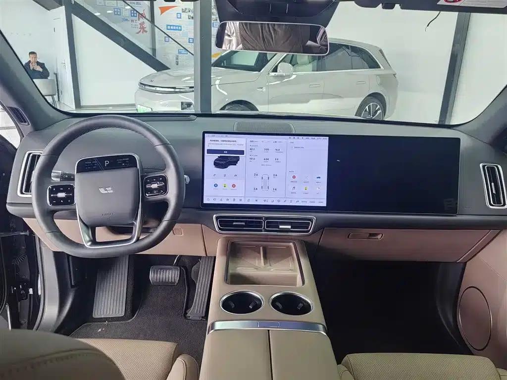 Li Auto L6 2025 Max Intelligent Renewal Edition — миниатюра 6