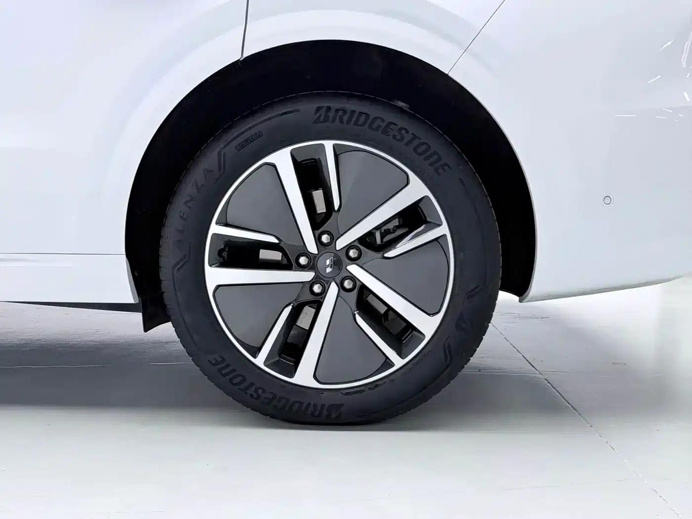 Li Auto L6 2024 Pro — миниатюра 20