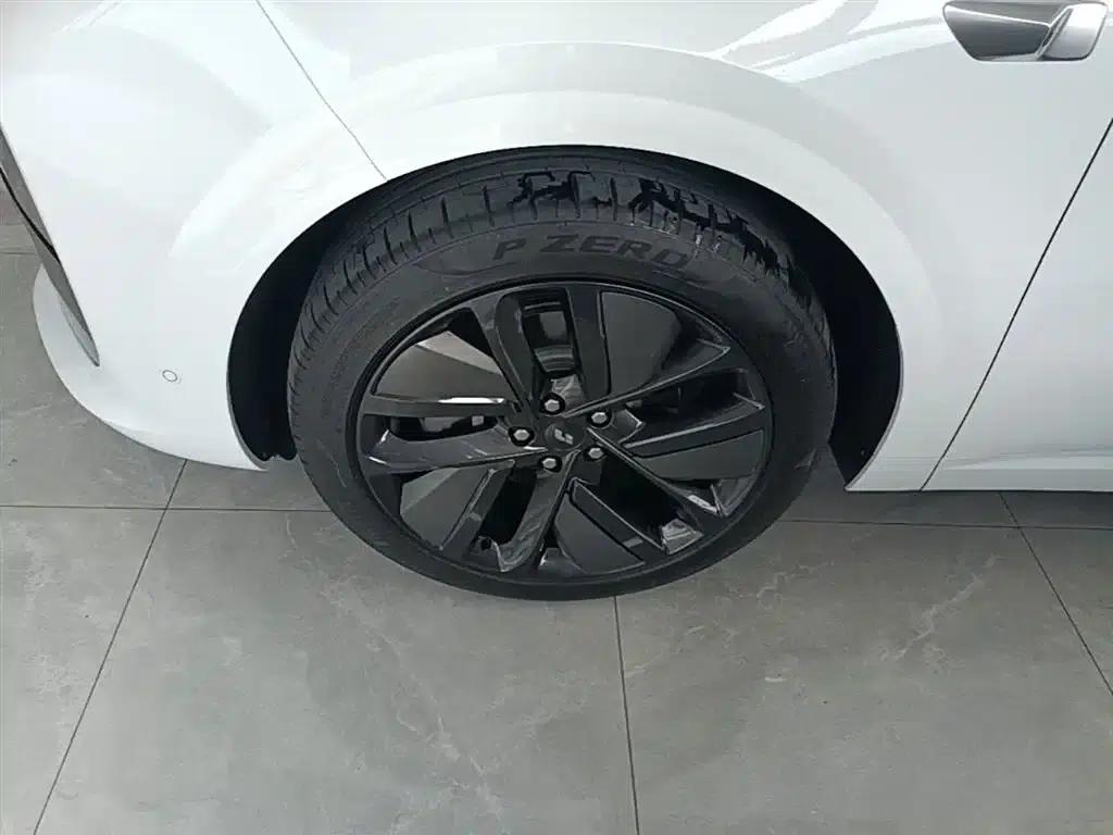 Li Auto L6 2024 Pro — миниатюра 22
