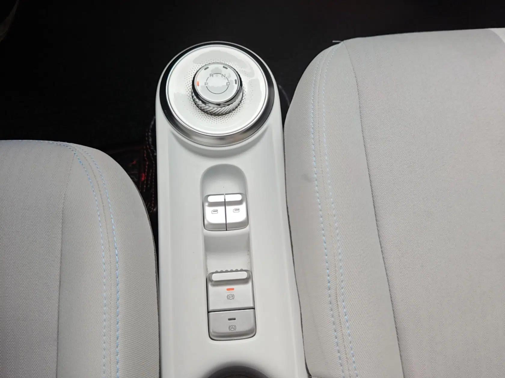Wuling Air ev 2023 - Four Seats - Standard Edition — миниатюра 17