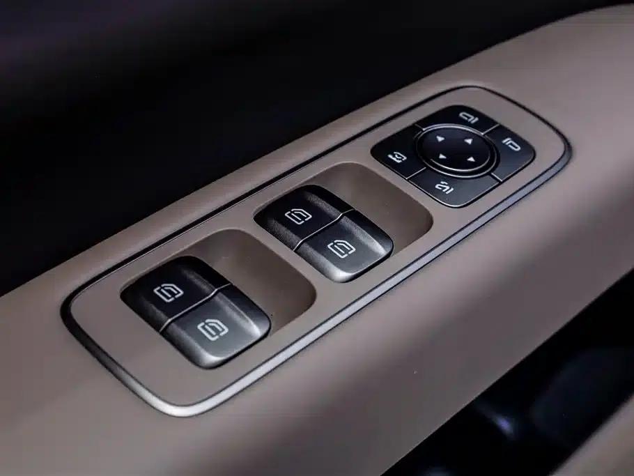 Li Auto i6 2025 Two-Wheel Drive Standard Edition — миниатюра 28