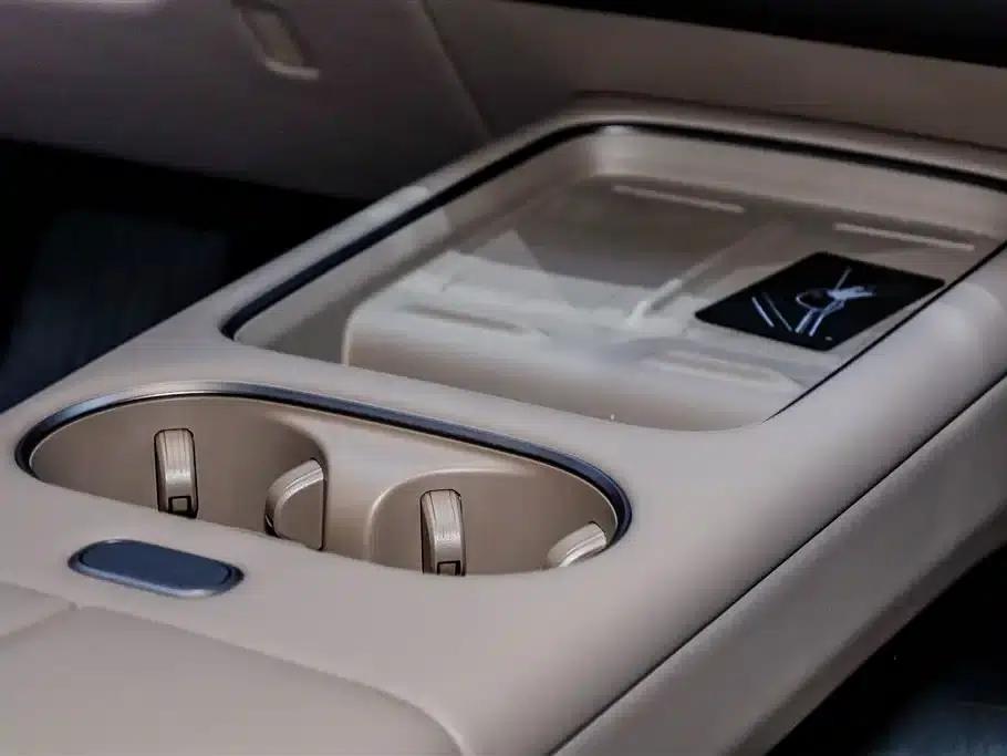 Li Auto i6 2025 Two-Wheel Drive Standard Edition — миниатюра 29