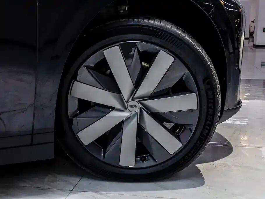 Li Auto i6 2025 Two-Wheel Drive Standard Edition — миниатюра 10