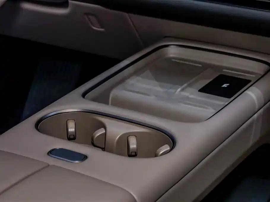 Li Auto i6 2025 Two-Wheel Drive Standard Edition — миниатюра 29