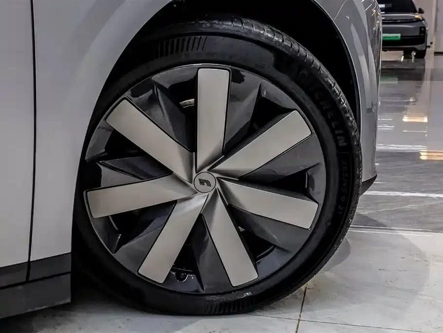Li Auto i6 2025 Two-Wheel Drive Standard Edition — миниатюра 7