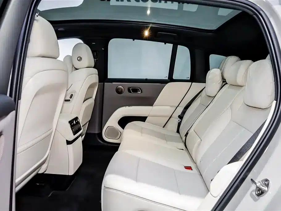 Li Auto i6 2025 Two-Wheel Drive Standard Edition — миниатюра 18