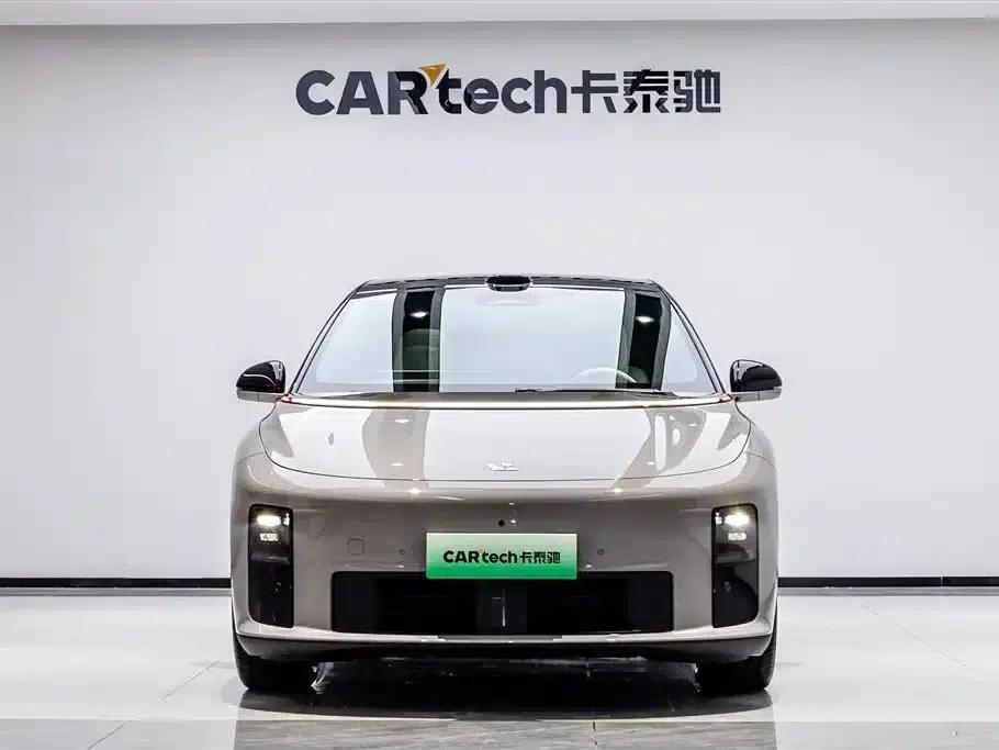 Li Auto i6 2025 Two-Wheel Drive Standard Edition — миниатюра 3