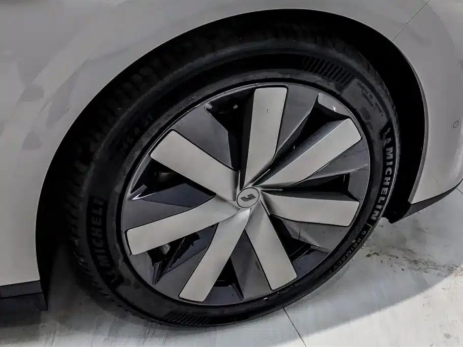 Li Auto i6 2025 Two-Wheel Drive Standard Edition — миниатюра 9
