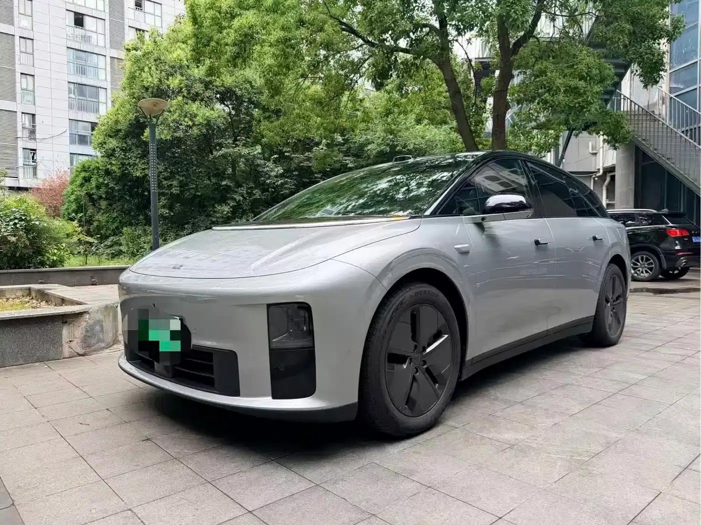 Li Auto i6 2025 Two-Wheel Drive Standard Edition — миниатюра 1