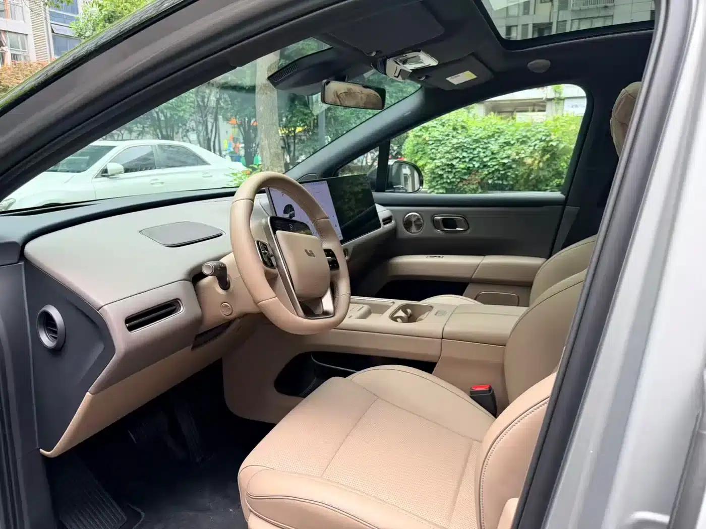 Li Auto i6 2025 Two-Wheel Drive Standard Edition — миниатюра 3