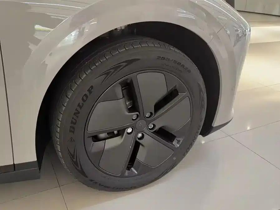 Li Auto i6 2025 Two-Wheel Drive Standard Edition — миниатюра 14