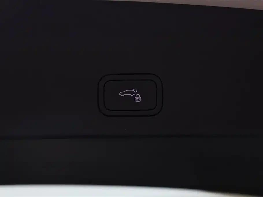 Li Auto i6 2025 Two-Wheel Drive Standard Edition — миниатюра 24