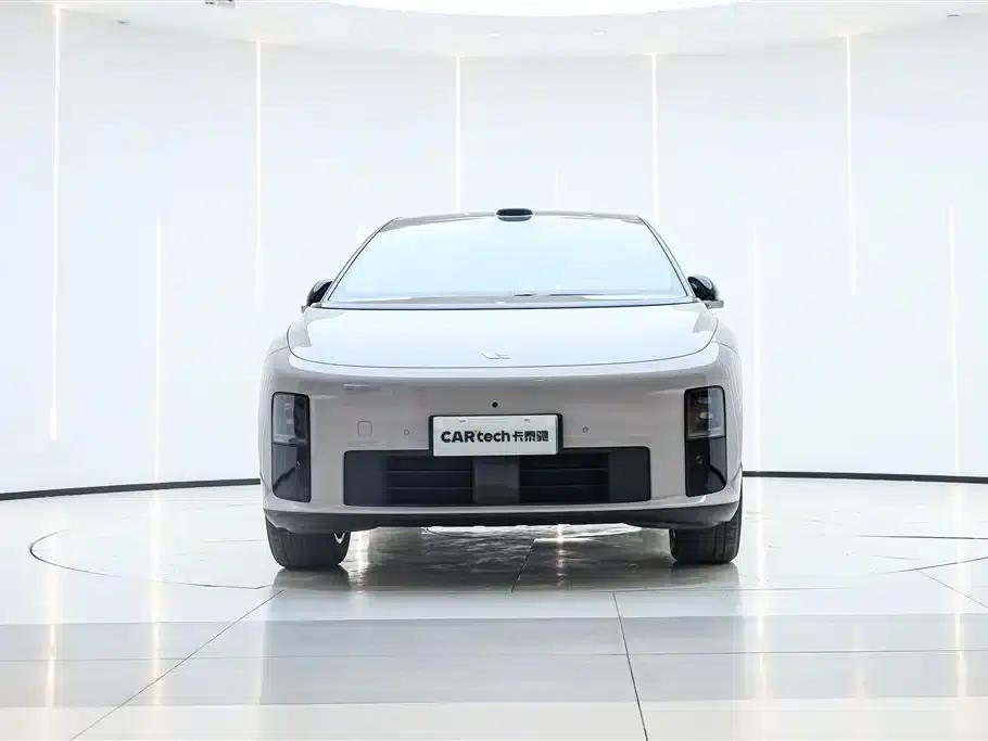 Li Auto i6 2025 Two-Wheel Drive Standard Edition — миниатюра 4