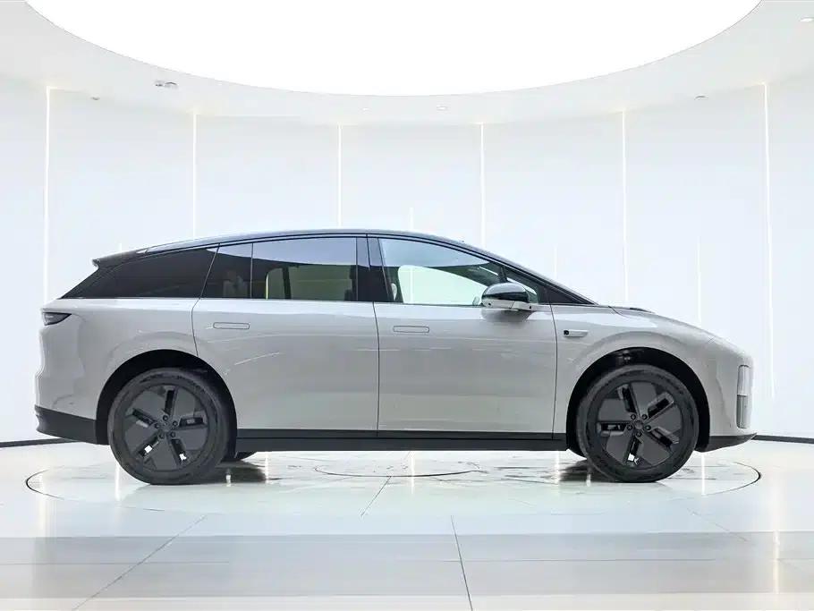 Li Auto i6 2025 Two-Wheel Drive Standard Edition — миниатюра 5
