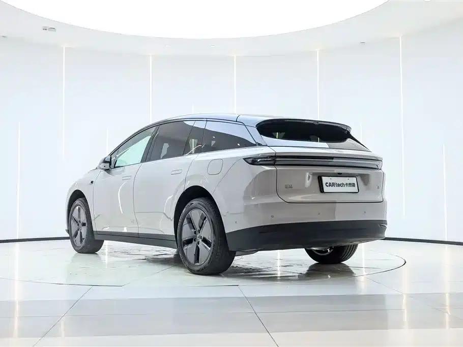 Li Auto i6 2025 Two-Wheel Drive Standard Edition — миниатюра 8