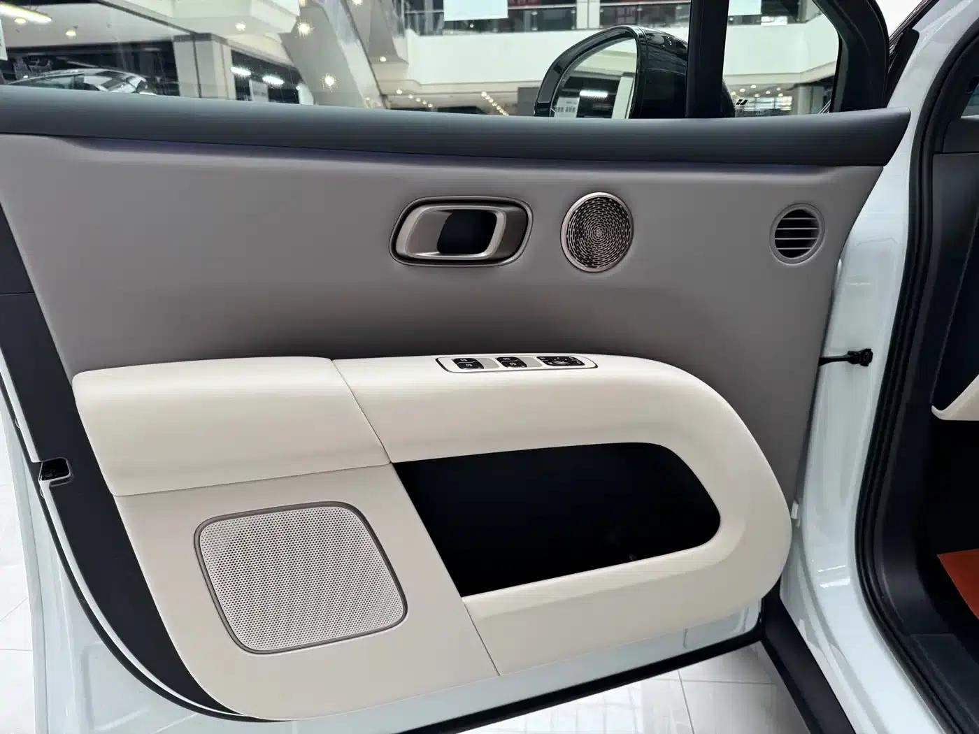 Li Auto i6 2025 AWD Standard Edition — миниатюра 18