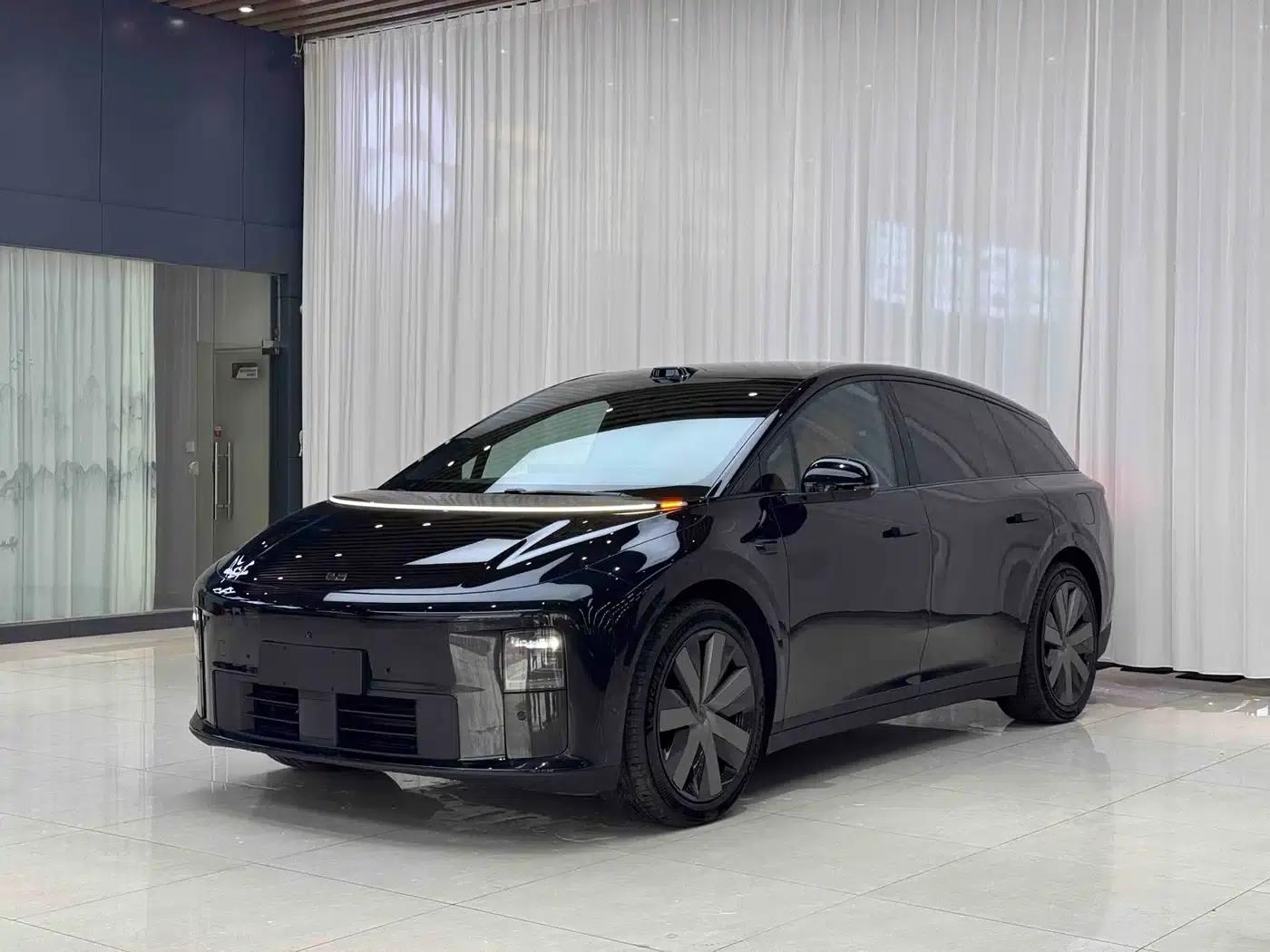 Li Auto i6 2025 Two-Wheel Drive Standard Edition — миниатюра 1