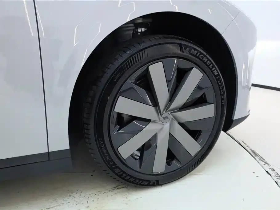 Li Auto i6 2025 AWD Standard Edition — миниатюра 12