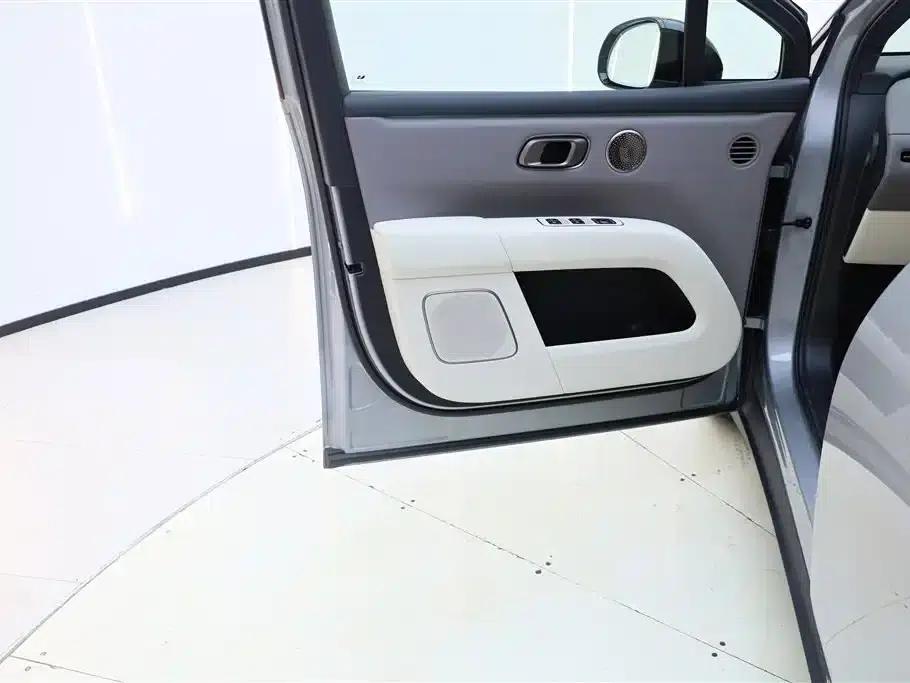 Li Auto i6 2025 AWD Standard Edition — миниатюра 29