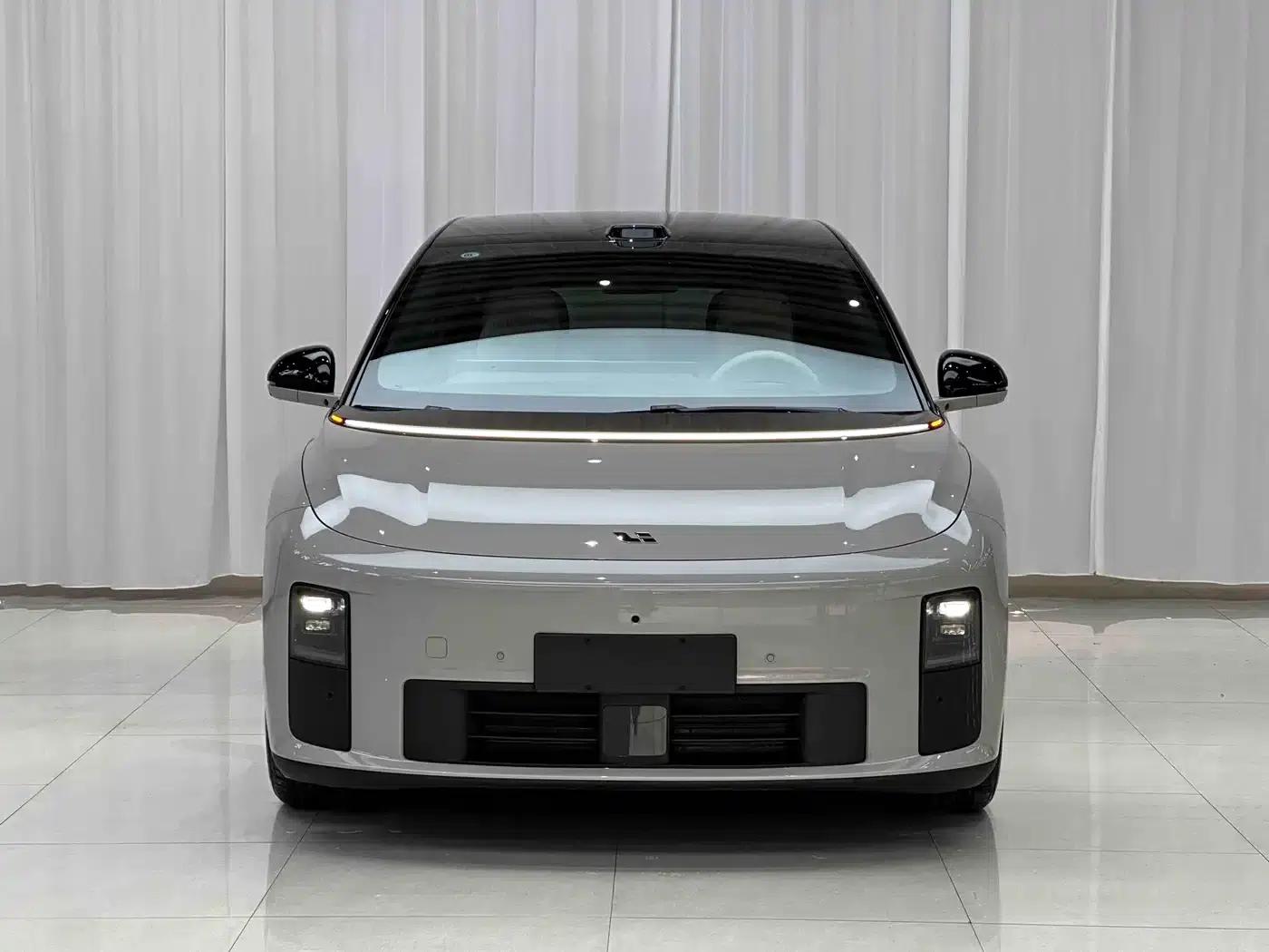 Li Auto i6 2025 Two-Wheel Drive Standard Edition — миниатюра 2