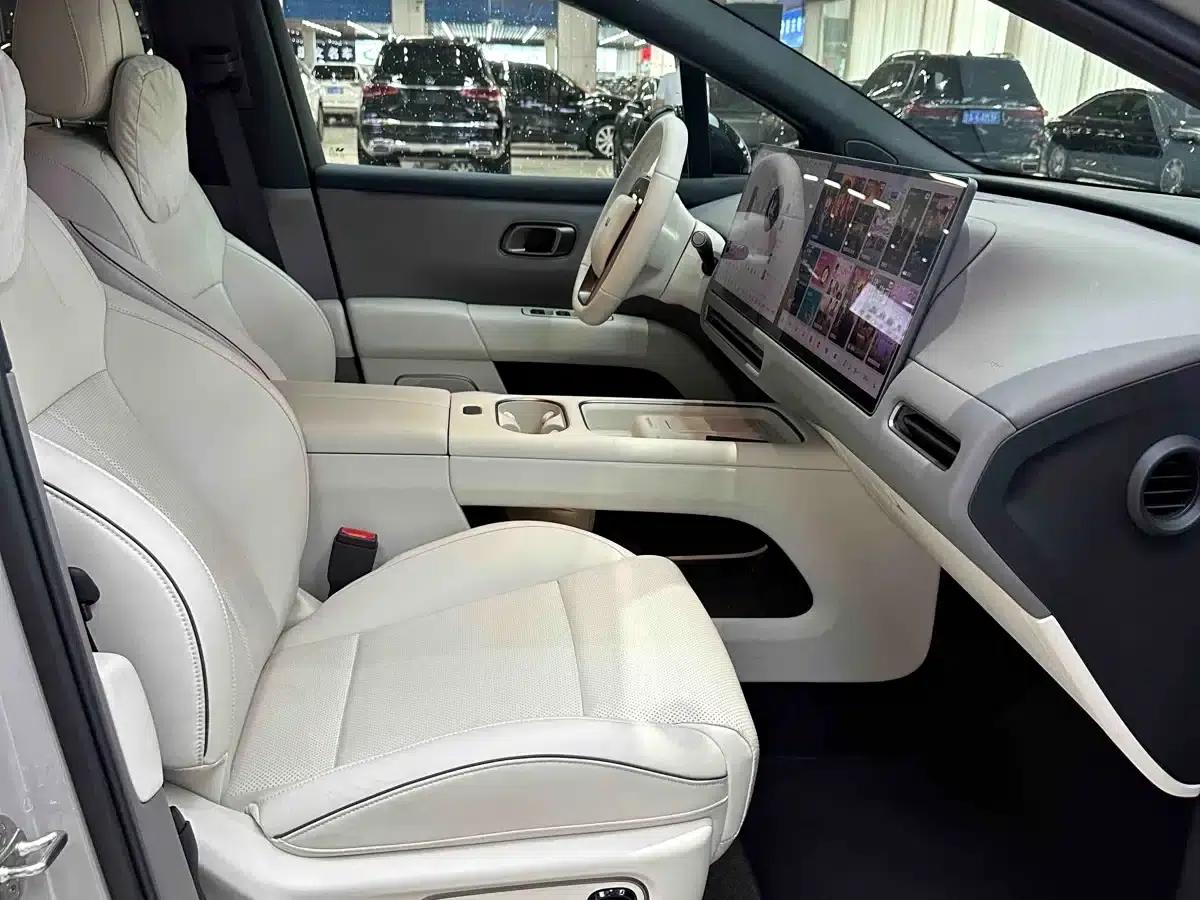 Li Auto i6 2025 Two-Wheel Drive Standard Edition — миниатюра 12
