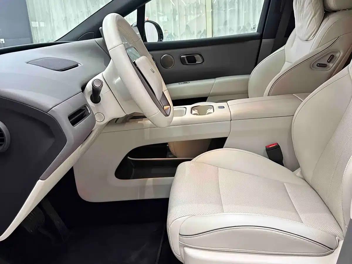 Li Auto i6 2025 Two-Wheel Drive Standard Edition — миниатюра 5