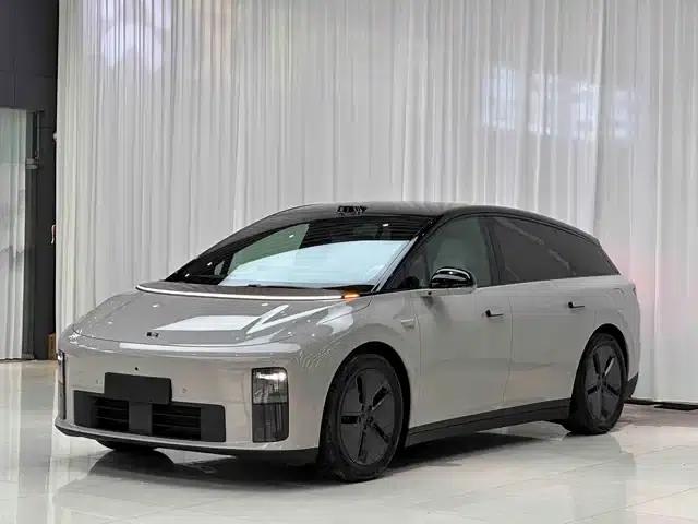 Li Auto i6 2025 Two-Wheel Drive Standard Edition
