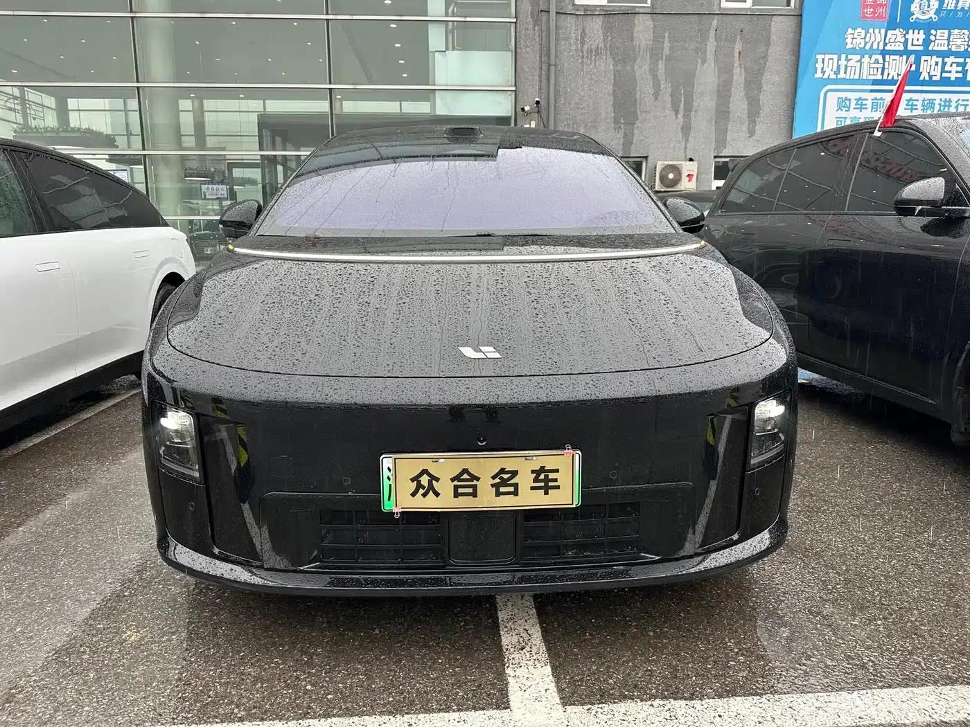 Li Auto i8 2025 Standard Edition — миниатюра 2