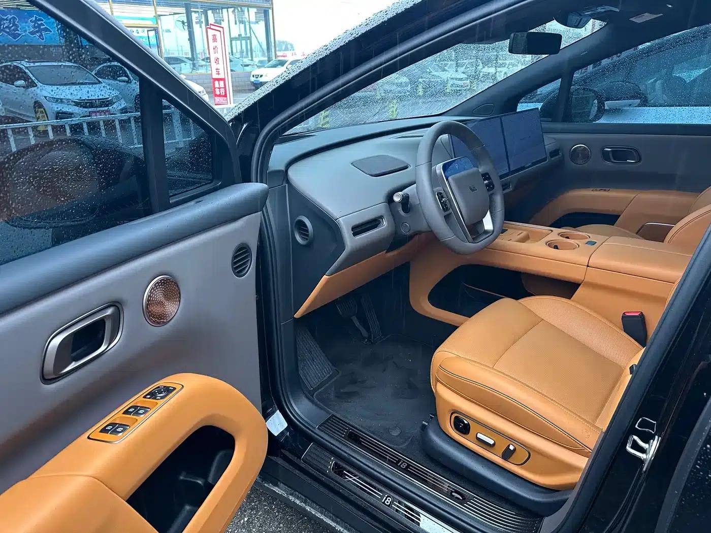 Li Auto i8 2025 Standard Edition — миниатюра 4