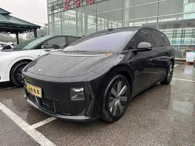 Li Auto i8 2025 Standard Edition