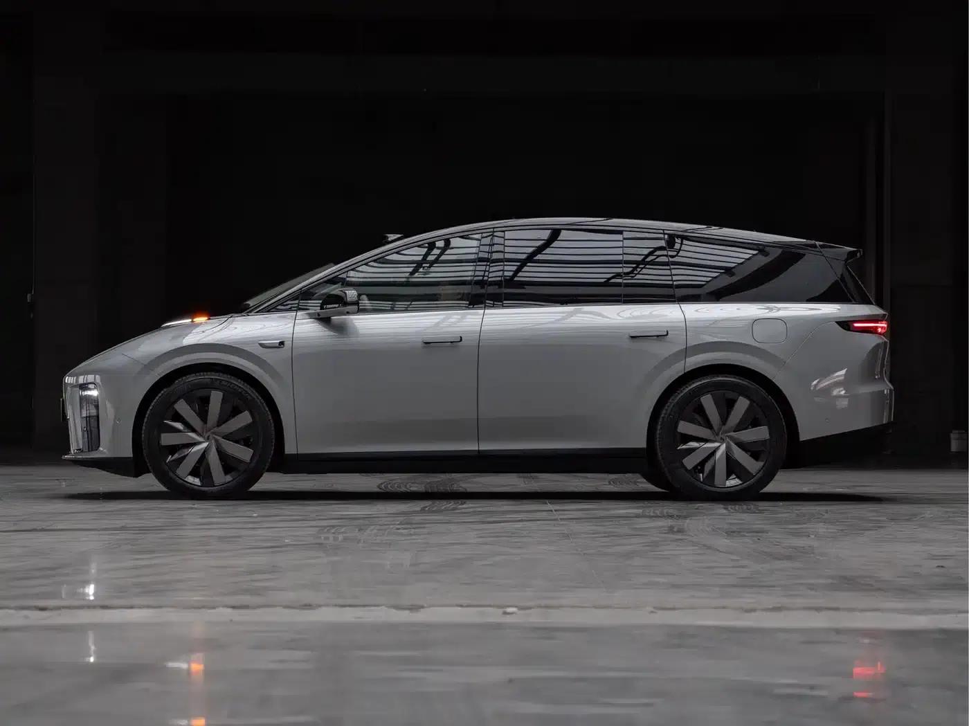 Li Auto i8 2025 Standard Edition — миниатюра 2