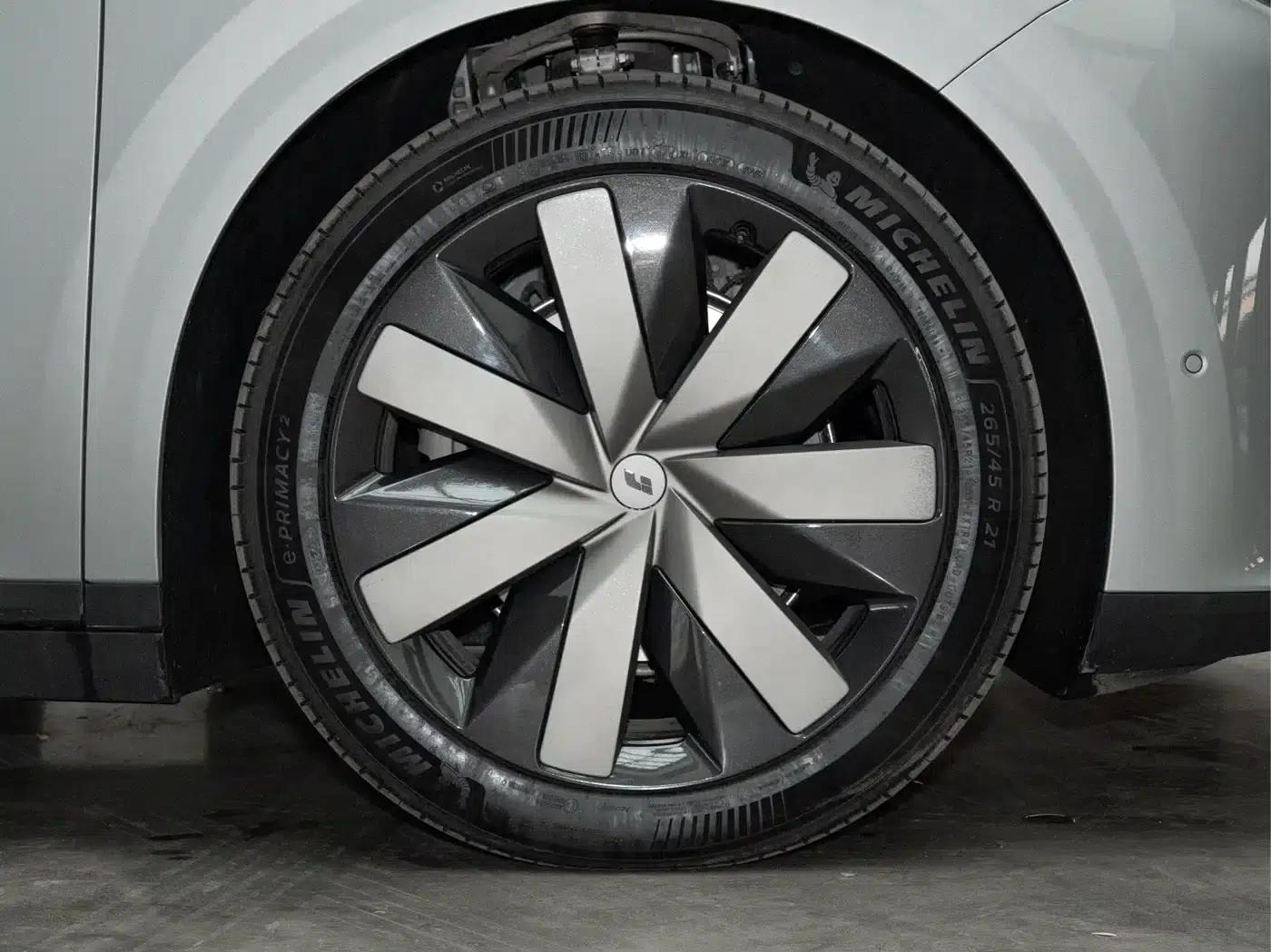 Li Auto i8 2025 Standard Edition — миниатюра 17