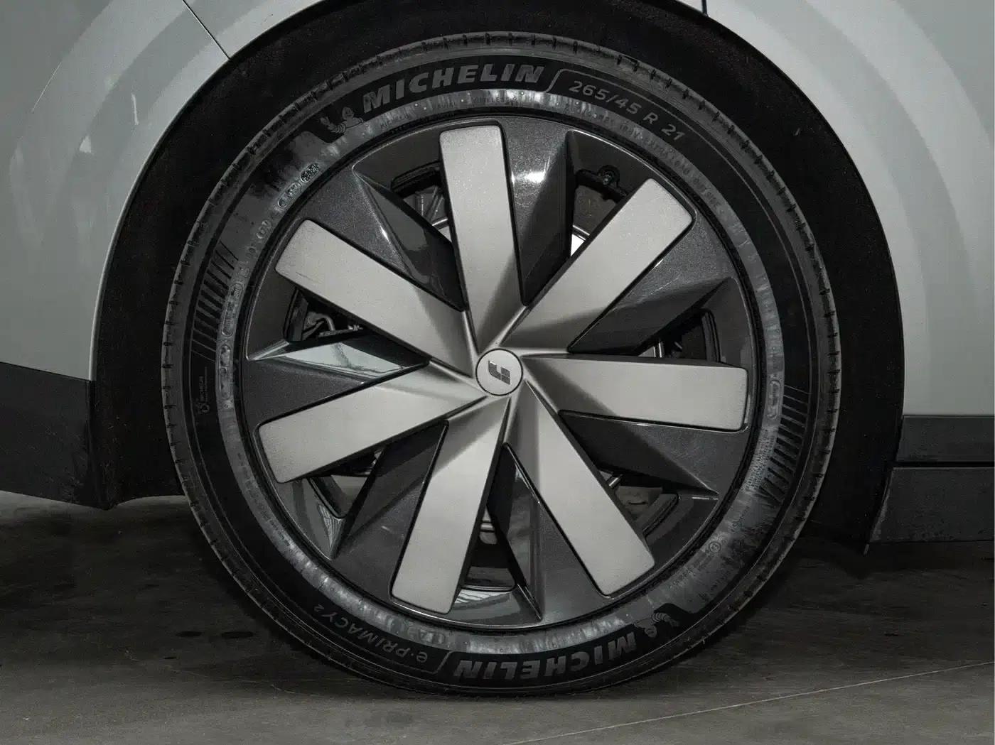 Li Auto i8 2025 Standard Edition — миниатюра 18