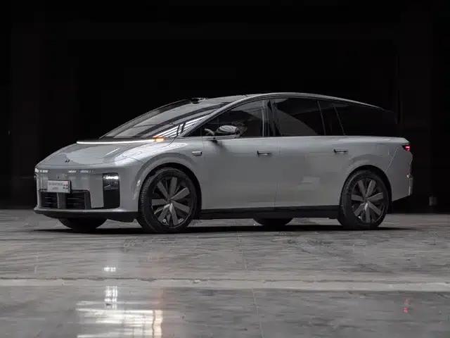 Li Auto i8 2025 Standard Edition