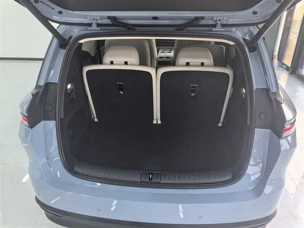 Li Auto i8 2025 Standard Edition — миниатюра 10
